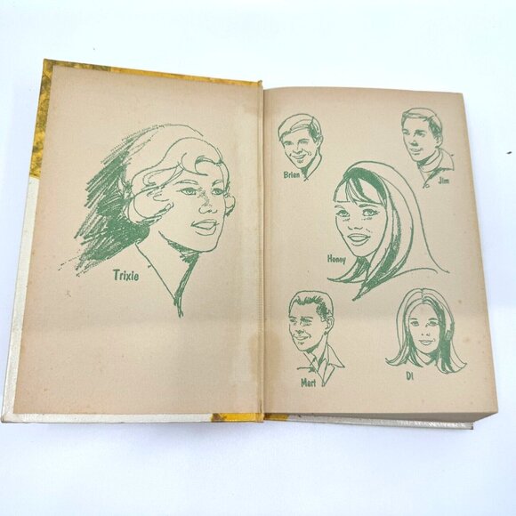 Trixie Belden and the Mysterious Visitor Hardcover by Campbell, Julie / 1970 - Picture 8 of 10